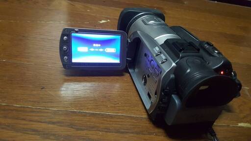 Victor ムービーカメラ　GZ-HD7-S 通電確認のみ