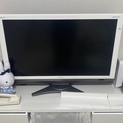 アクオス　テレビ　白