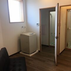 店舗も可！1F路面店です！広いです！ペット応相談！34号線沿いで目立ちます！リフォーム済み！保証人不要！2人使用あり！外国人の方、歓迎！  − 沖縄県