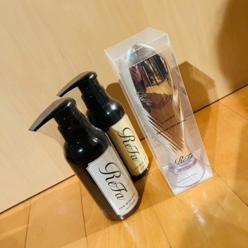 リファ　イオンケアブラシ　シャンプー　トリートメントセット