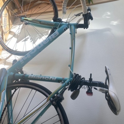 4年前買いました、室内で保管して10回も乗ってないです。タイヤとかいろいろ手入れは入ります。