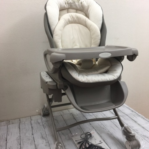 アップリカ ユラリズムオートAB ※肩パット不足 ※スィングボタン一部劣化(動作確認済)