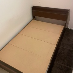 セミダブルベッド 