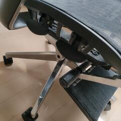 デスクチェア　足場付き　高機能の画像