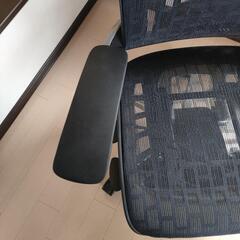 デスクチェア　足場付き　高機能の画像