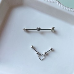 新品未使用！インダストリアル  ハート系ピアス
