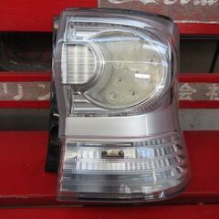 L375S タントカスタム 後期 LED L385S 東海電装 20512 テールランプ右　割れ欠け無く　稼働品外　引き取歓迎　埼玉県東松山市