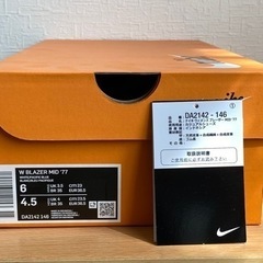 NIKE WMNS MID BLAZER 77"WHITE"の画像