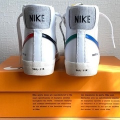 NIKE WMNS MID BLAZER 77"WHITE"の画像
