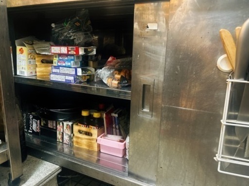 収納庫　居酒屋