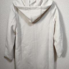 値下げ　プロポーションボディドレッシング フード付きvカラーコートの画像