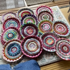 アクリル毛糸手作り鍋敷一個のねだんです。の画像