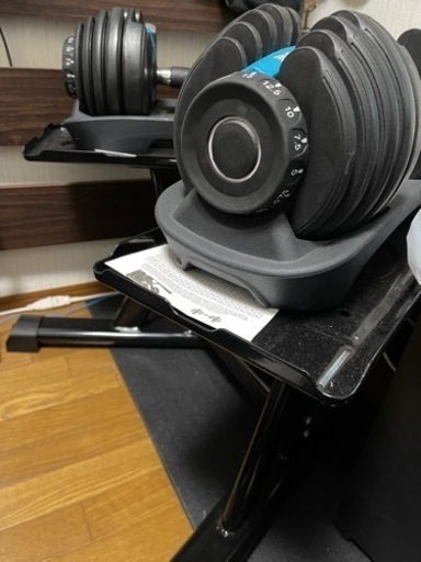 可変式ダンベルとスタンドのセット