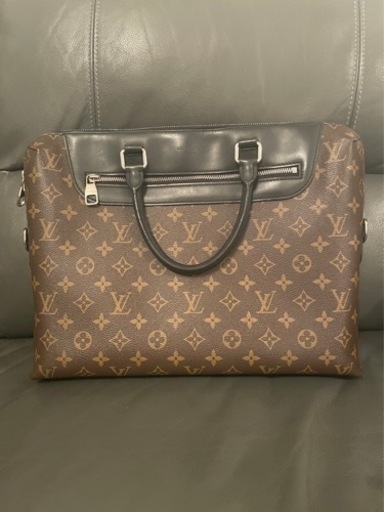 ルイヴィトン　LV LOUIS VUITTON ビジネスバック　美品