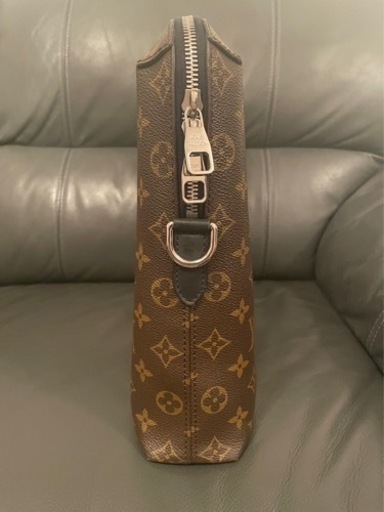 ルイヴィトン　LV LOUIS VUITTON ビジネスバック　美品