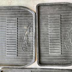 ジャガーフロアーマットの画像