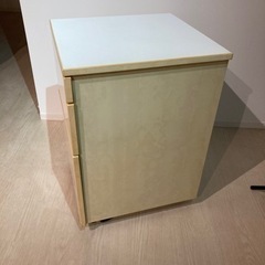 引き出し(キャスター付き)の画像