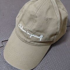 【受渡し決定】ロゴ付きベージュキャップ・レディース