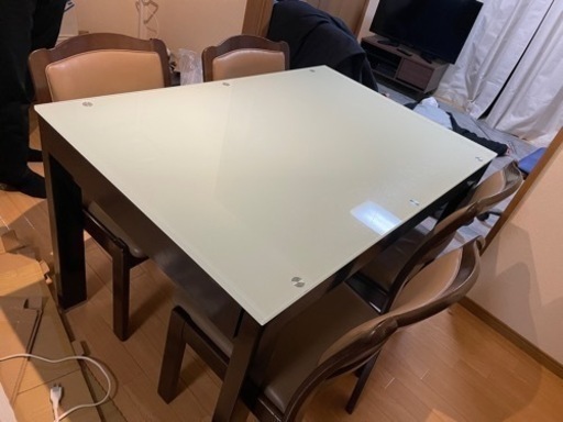 ダイニングテーブル　ガラストップ　イス4脚セット　拡張可能
