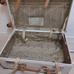 【取引決定】【訳あり】キャリーケース レディース 無料で譲りますの画像