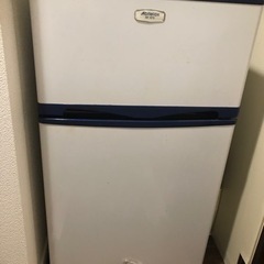 コンパクトな1人用冷蔵庫