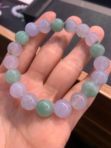 本翡翠ブレスレット　氷種ヒスイ　天然石 魔除け パワーストーン 特価品　ミャンマー産　可愛い配色