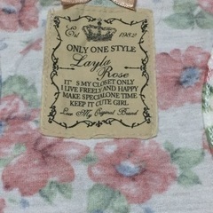 ②新品未使用 ♪ INGNI ♪ 花柄タンクトップ　Mの画像