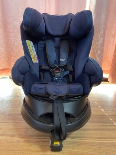 Aprica アップリカ フラディアグロウ ISOFIX プレミアム　ネイビー