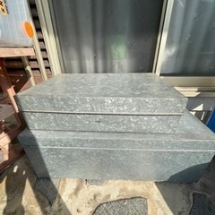 昭和レトロなブリキの衣装缶