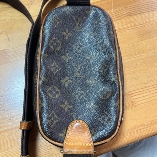 今月末迄のお値下げ中  ルイヴィトンのボディバッグ