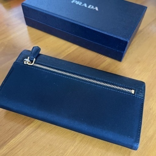 PRADA 長財布