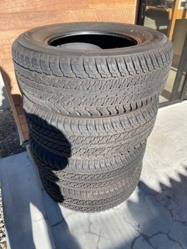 265/65R17 ハイラックス純正タイヤ