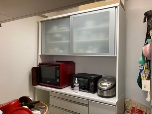 食器棚　イージークローズ、コンセント5個