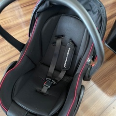 新生児から使えるチャイルドシート　マムズキャリー