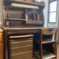 コイズミの学習机です