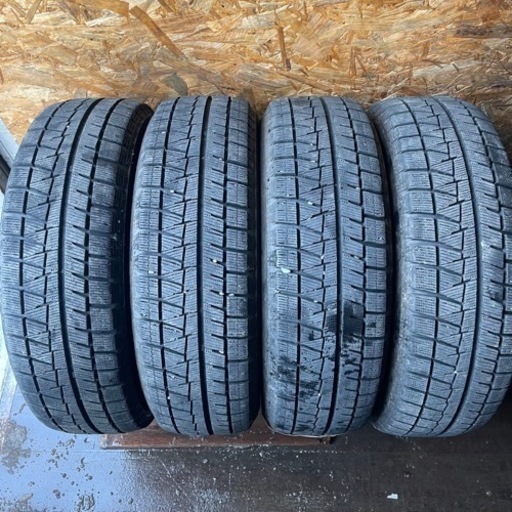 バリ山　BRIDGESTONE REVOGZ 195/65R15 スタッドレス  タイヤ　2016年製　15インチ