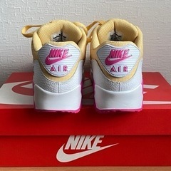 NIKE WMNS AIR MAX90の画像