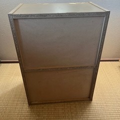 2段カラーボックスの画像