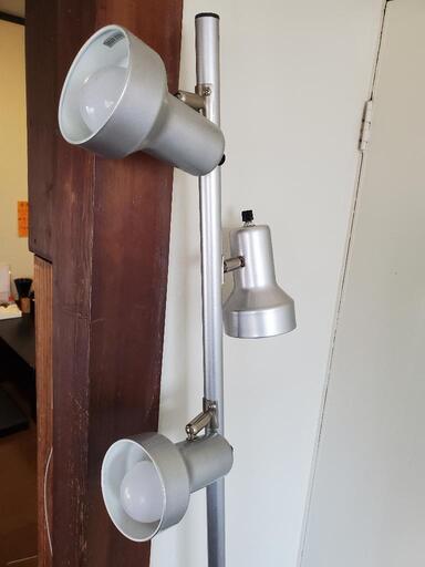 電気スタンド②