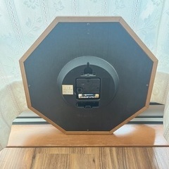 レトロな色合い、casio掛け時計の画像