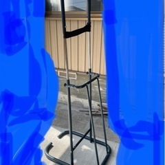 懸垂器具　背筋伸ばし　健康器具　トレーニング