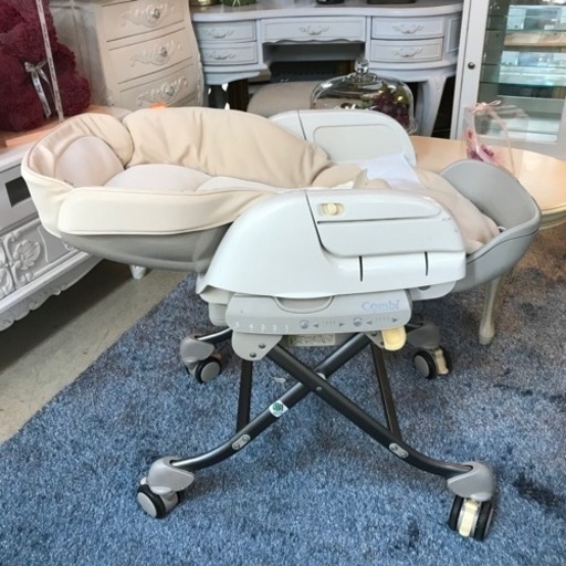 コンビ　電動スイング　ハイローチェア