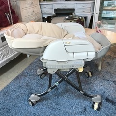 コンビ　電動スイング　ハイローチェアの画像