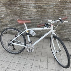 お値下げ　早く取引出来る方優先します　小学校高学年のお子様にいかがですか？WEEKEND BIKES クロスバイク　26インチホワイト