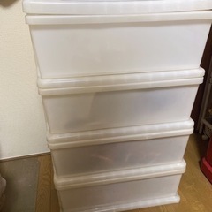【取引中】プラスチックチェスト4段 中古品