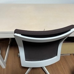 ITOKIのデスクとチェアー