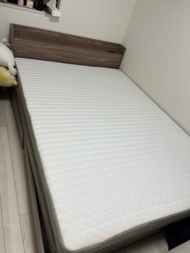 ダブルベッド
