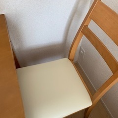 ニトリ  ダイニングテーブルと椅子２脚セットの画像