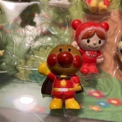 [値下げ]アンパンマンとなかまたち　24体のフィギュアセットの画像