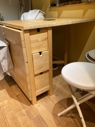 IKEAテーブル